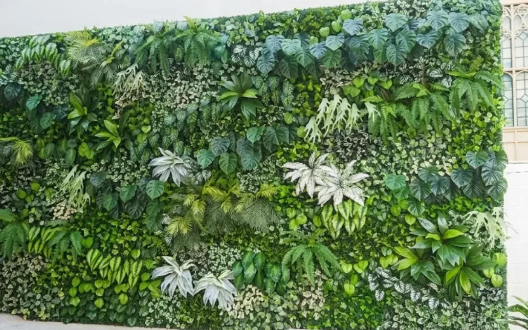 จัดสวนแนวตั้งเทียมในออฟฟิศและคาเฟ่ คุ้มค่ากว่าการจัดสวนจริงอย่างไร?